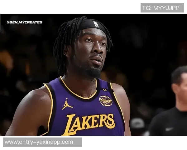 布克盛赞马威充满活力展现内线全能特质令人期待